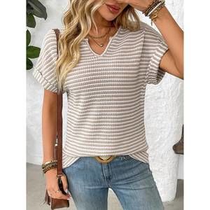 NEW TRENDSI striped notched short sleeve t-shirt in mocha